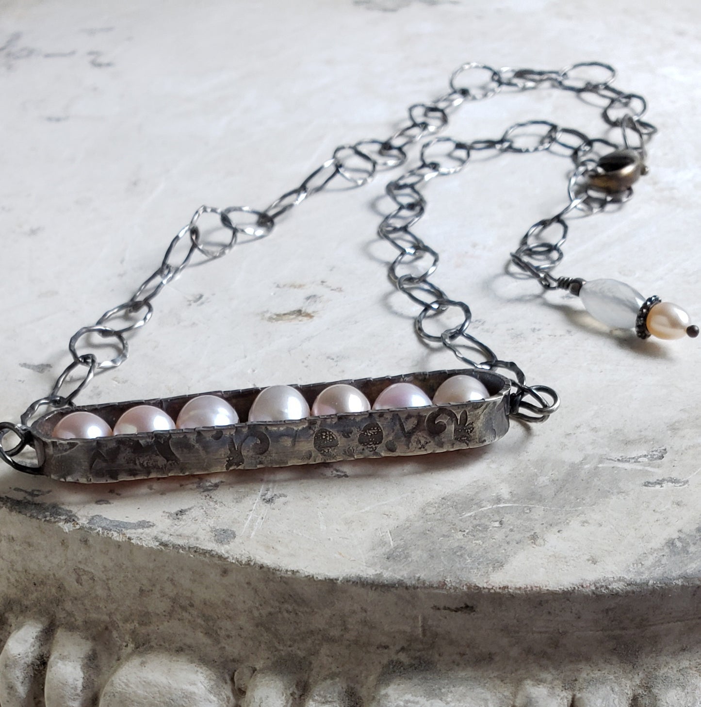 Pearl Bar Necklace with Embossed Frame and adjustable chain